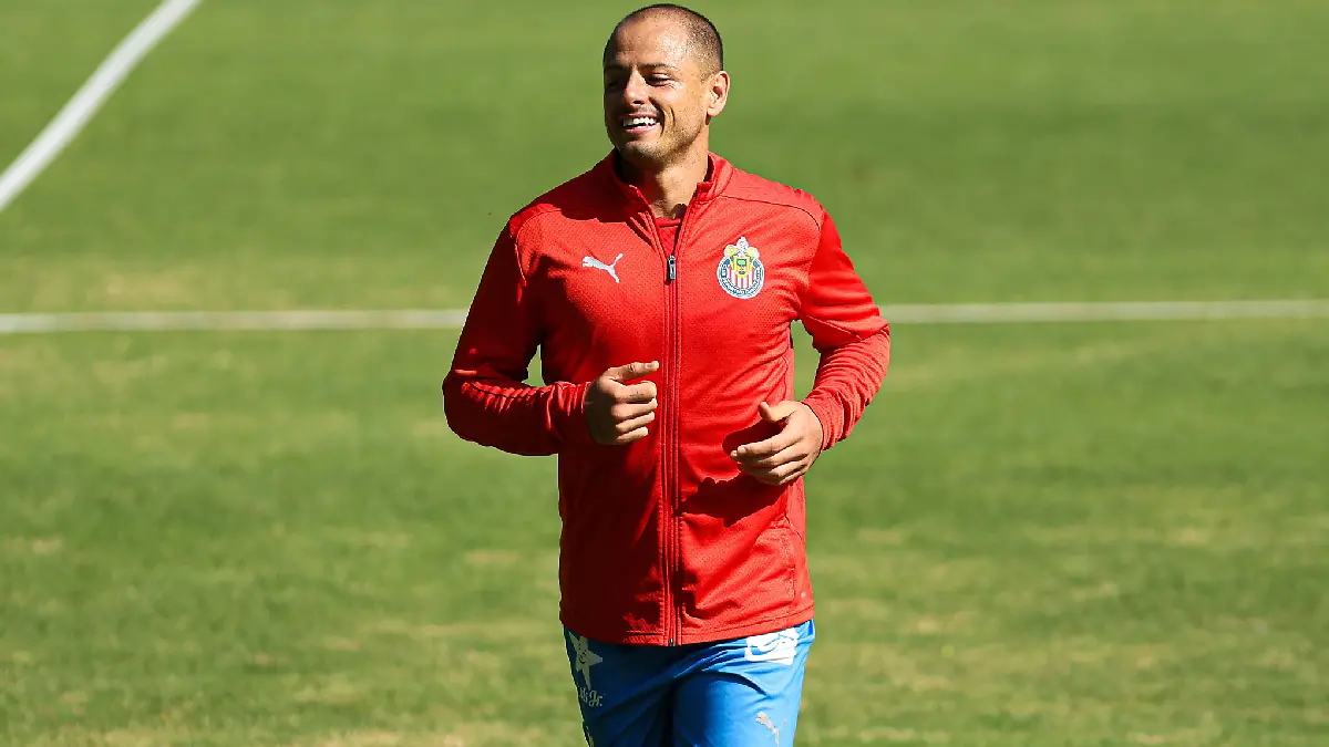 Javier Hernández regresó a los entrenamientos con Chivas / Foto: David Tamayo