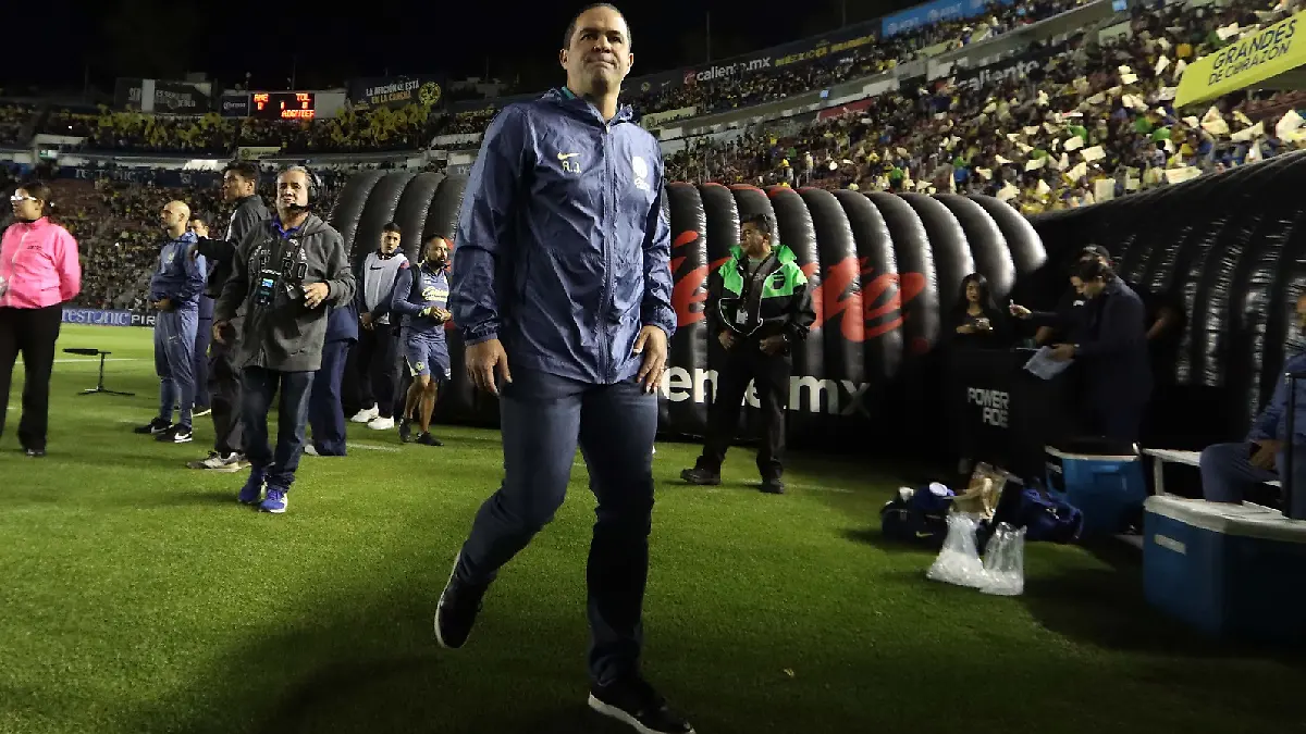Técnico del América, André Jardine no piensa cambiar si estrategia en el Nemesio Diez. Foto: Erik Estrella