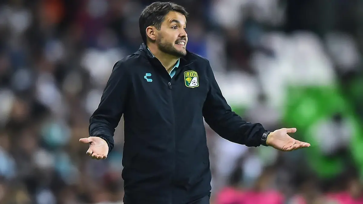 Nicolás Larcamón deja de ser entrenador de León. FOTO: Mexsport