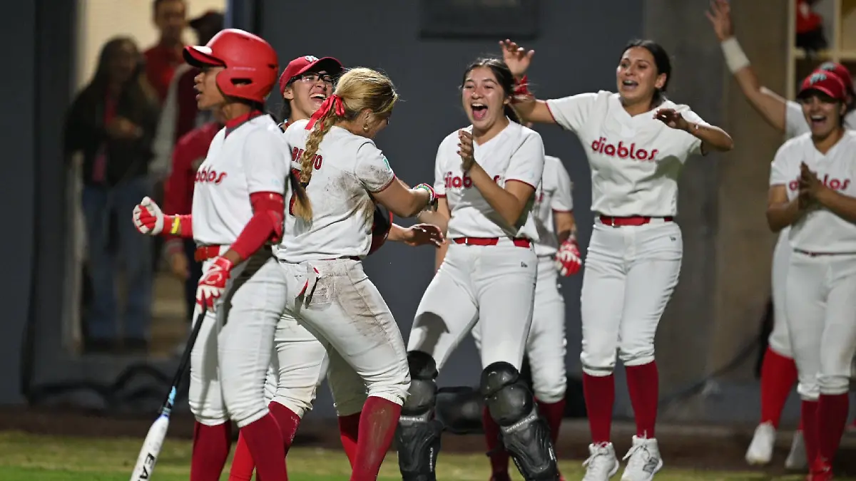 Mil dólares es lo mínimo que gana una jugadora de la LMS Foto @DiablosFemenil