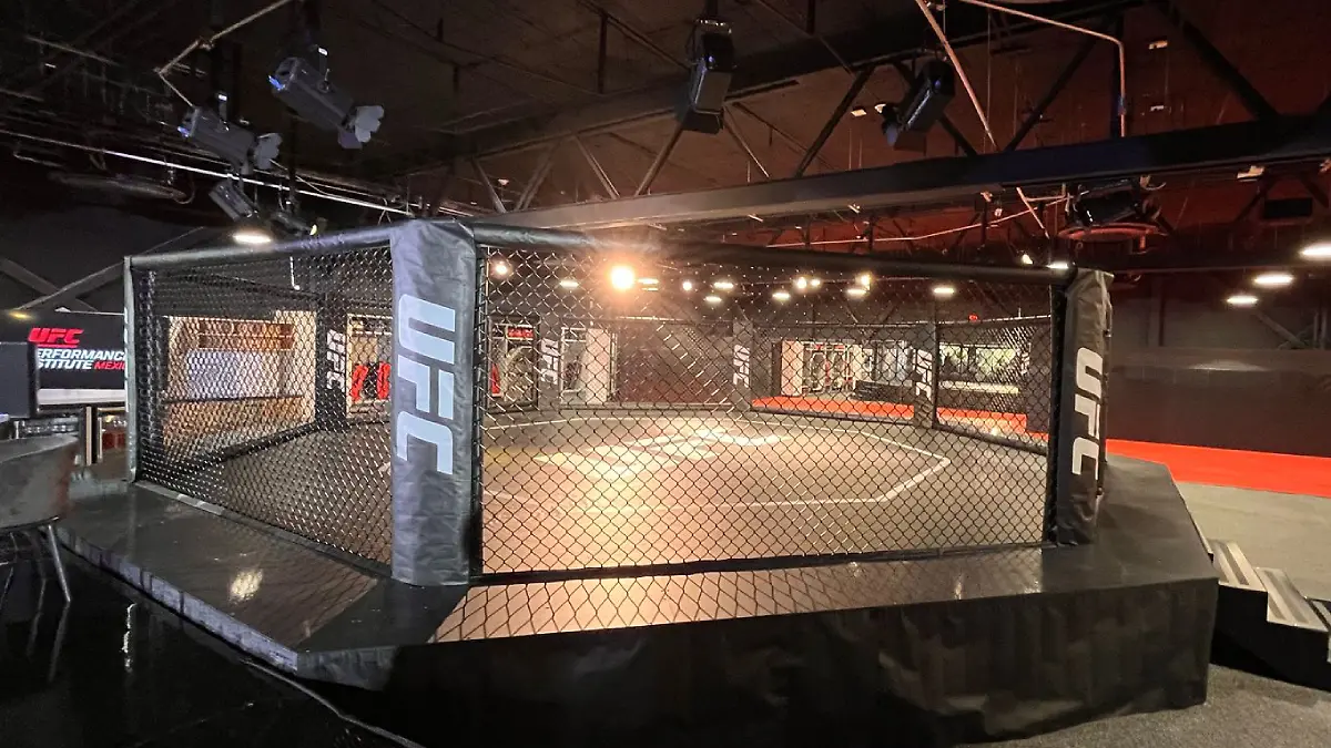 4,000 metros cuadrados tiene el recinto de UFC en México Foto Arturo Mendéz