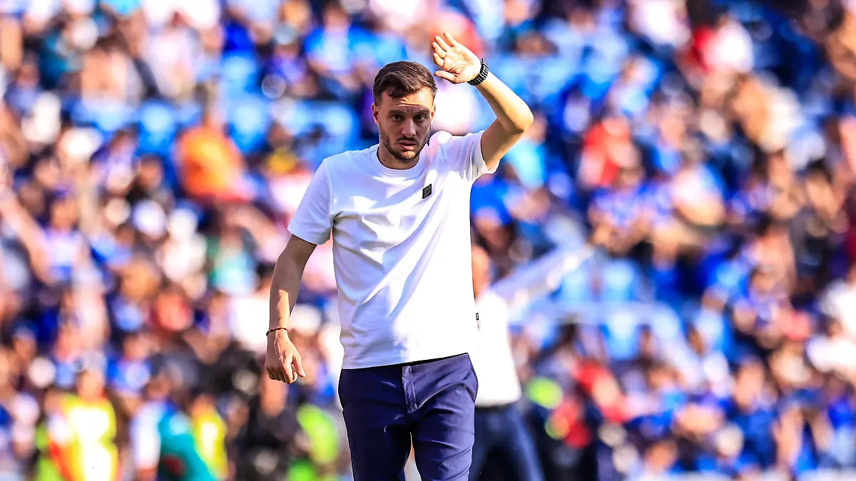 Cruz Azul suma tres derrotas en sus últimos cinco partidos Foto Luis Garduño