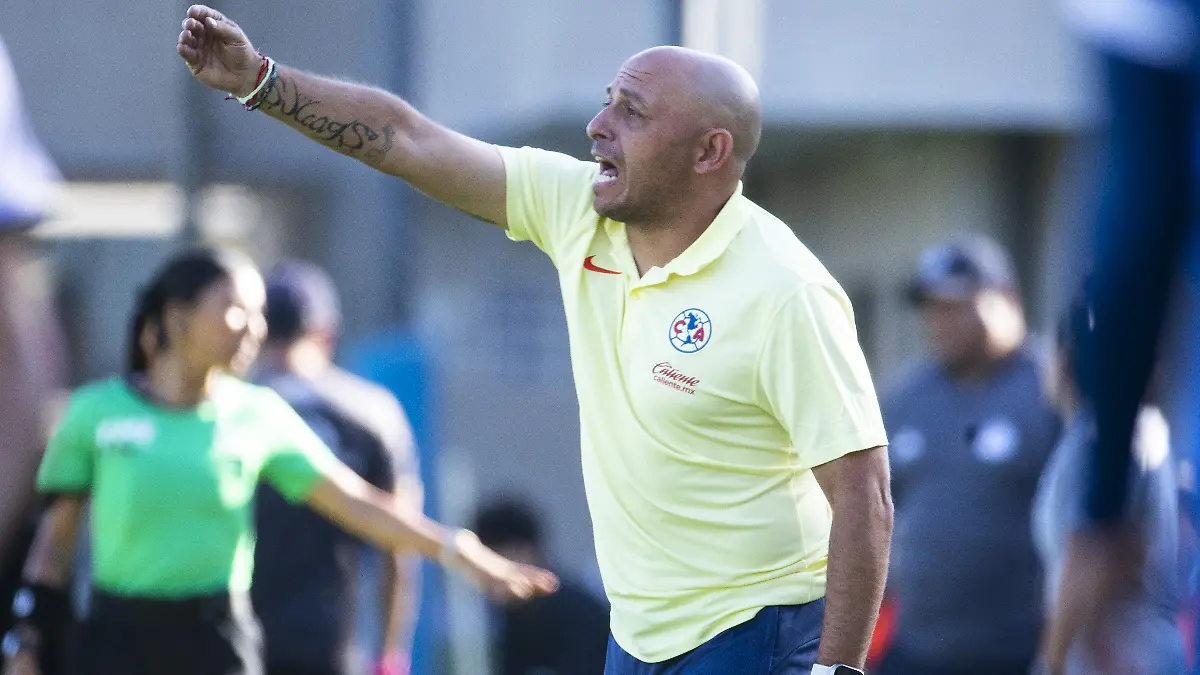 Ángel Villacampa está listo para el Clásico Nacional / Foto: Mexsport