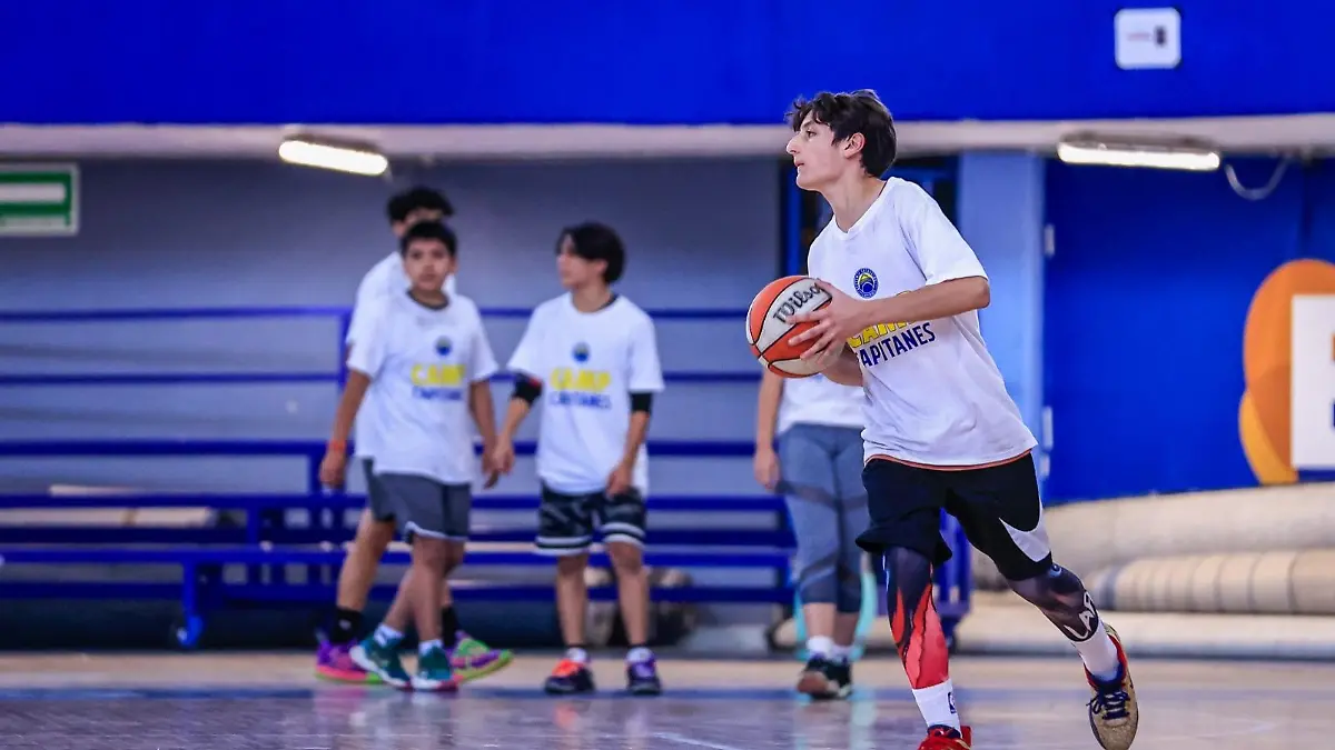 CAPITANES LUIS GARDUNO 2