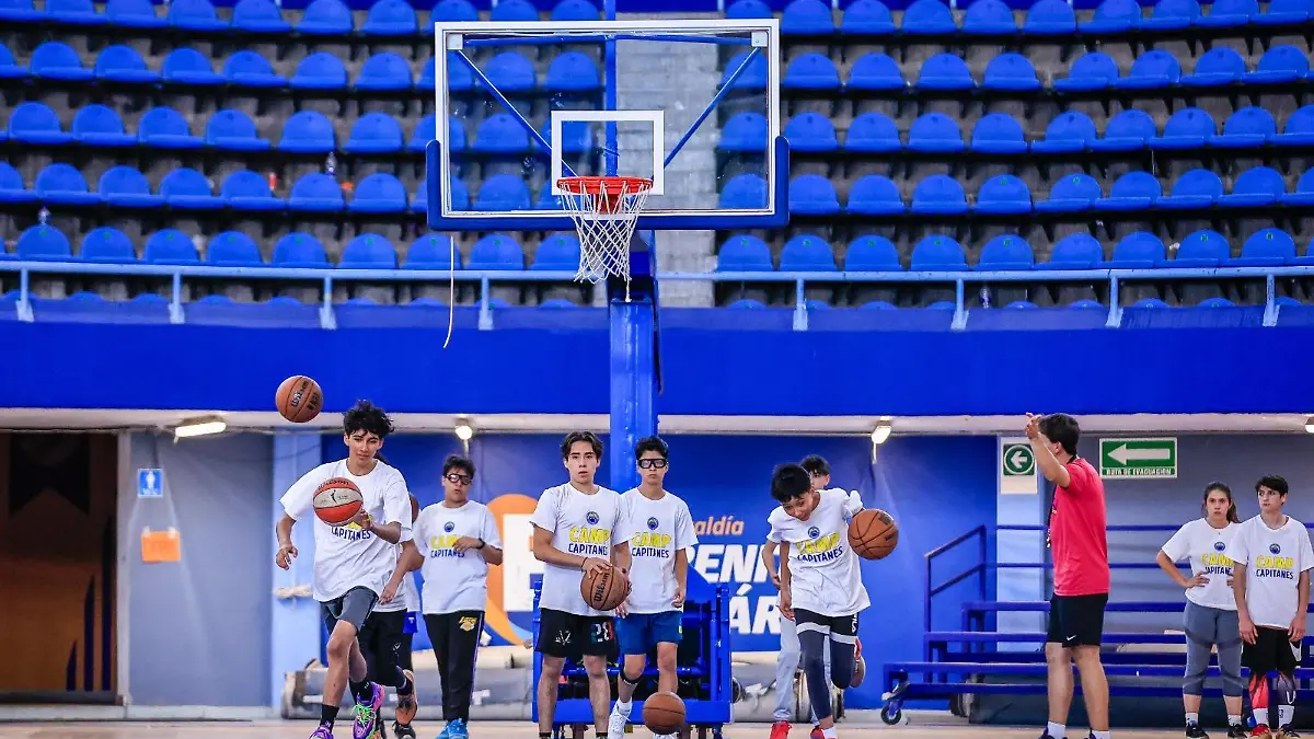 CAPITANES LUIS GARDUNO 3