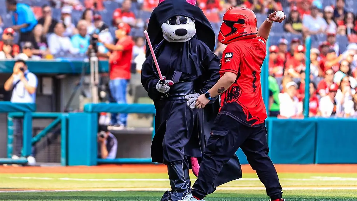 El Alfredo Harp Helú se convirtió en un escenario de Star Wars. FOTO: Luis Garduño | ESTO