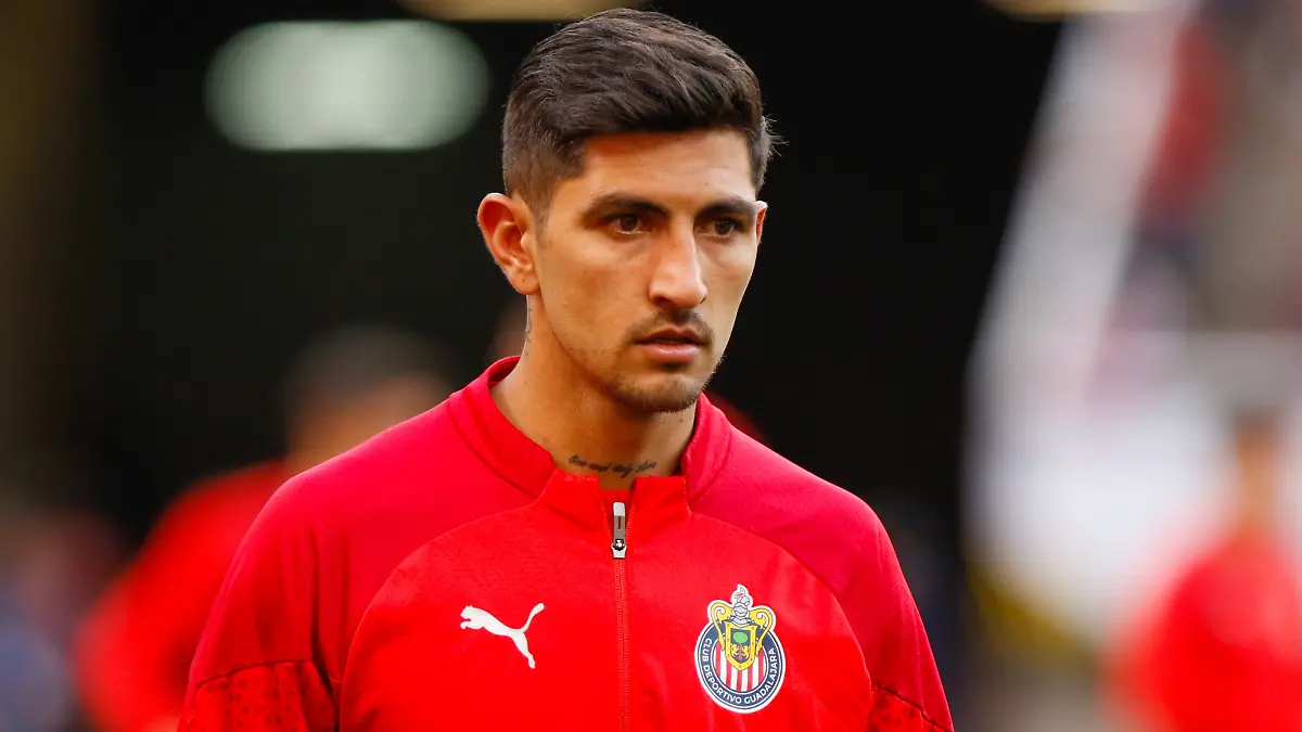 El Pocho Guzmán volvió a ser relegado a la banca con Chivas / Foto: Mexsport