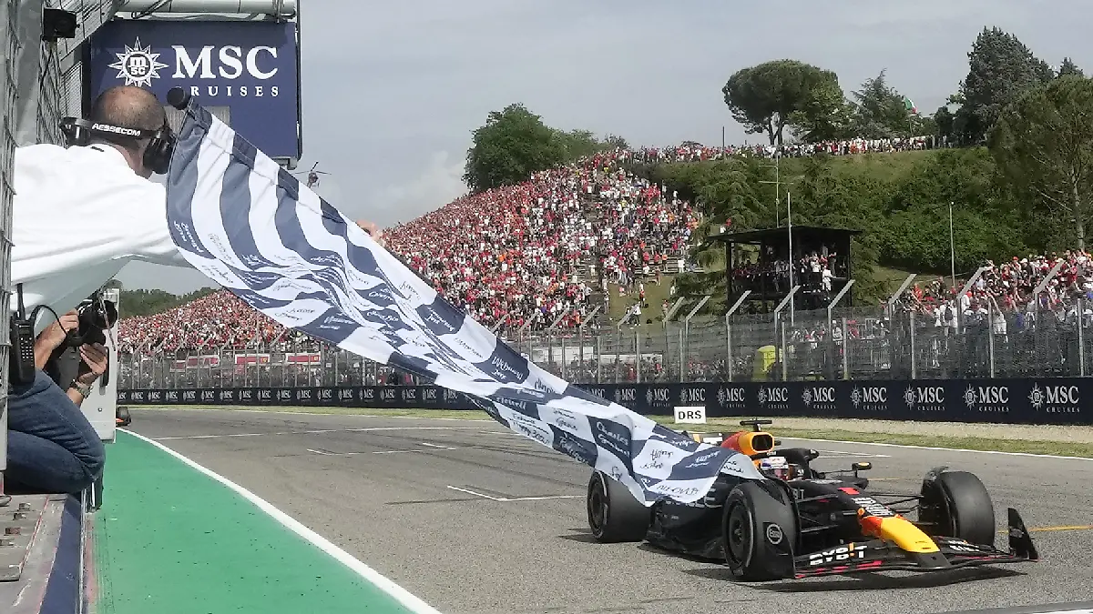 Checo Perez no logro subir al podio del Gran Premio Emiia Romagna. . Foto: AFP