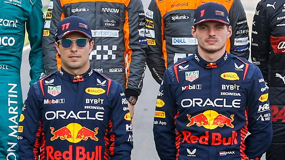 Max Verstappen se dice feliz por permanencia de Checo en Red Bull. FOTO: Mexsport