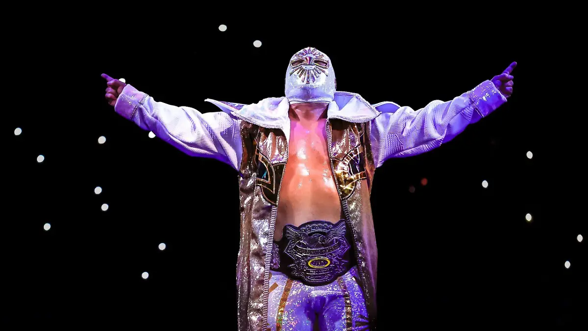 Mistico lucio una vestimenta iconica para la ocasion