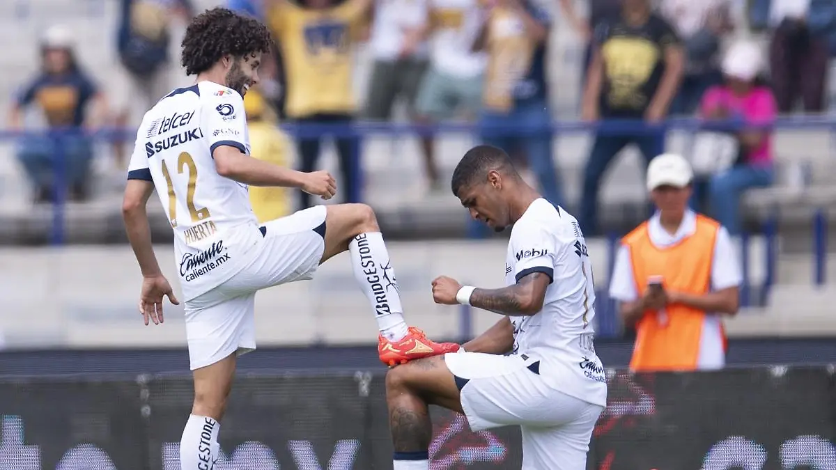 Luis Caicedo celbro una anotacion del Chino Huerta