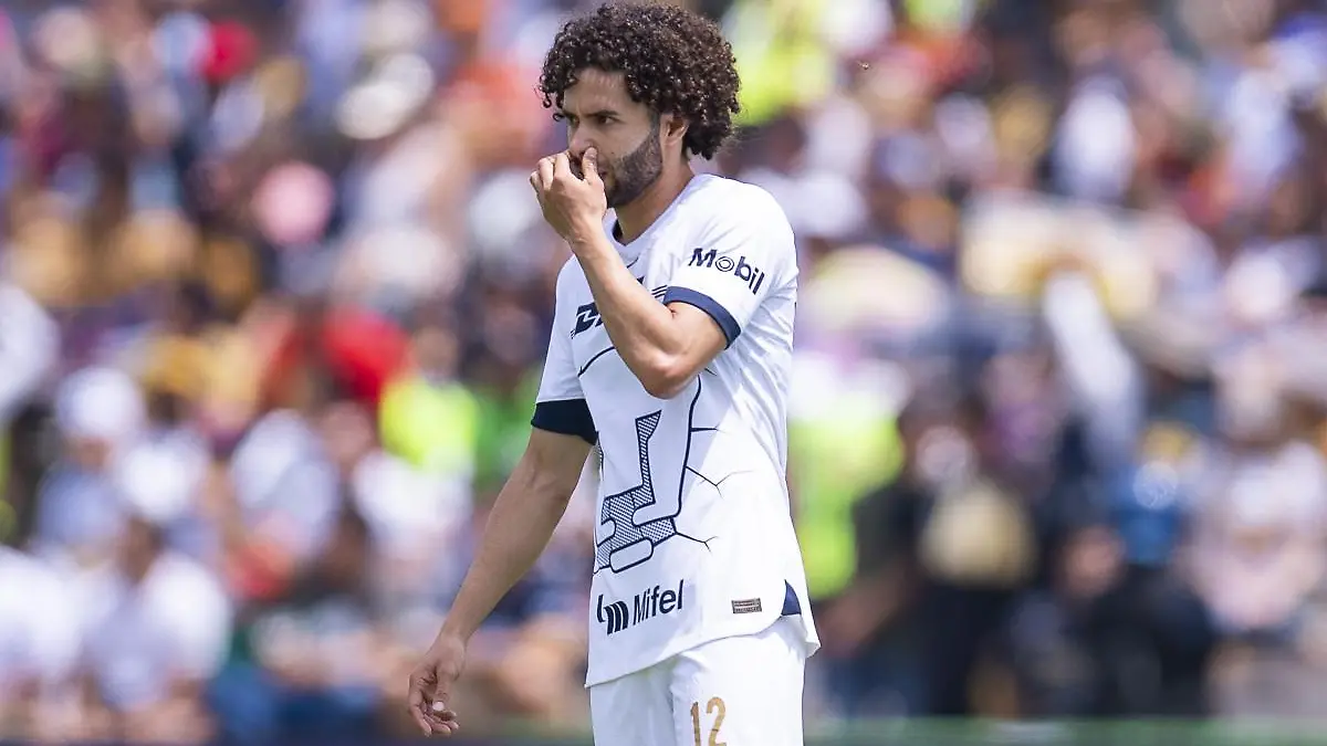 Chino Huerta, en peligro de no estar en el Clásico de la Capital. FOTO: Mexsport