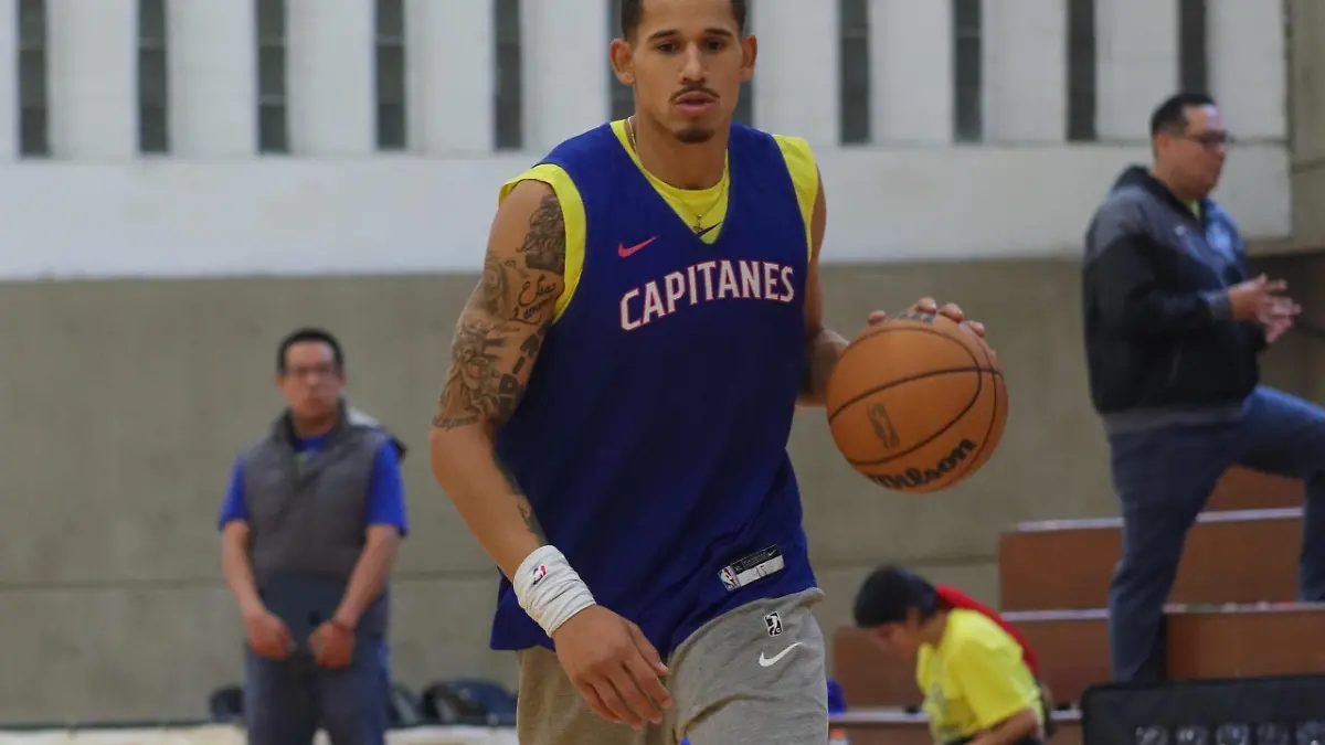 01 11 23 Juan Toscano Capitanes Oswaldo Figueroa 30