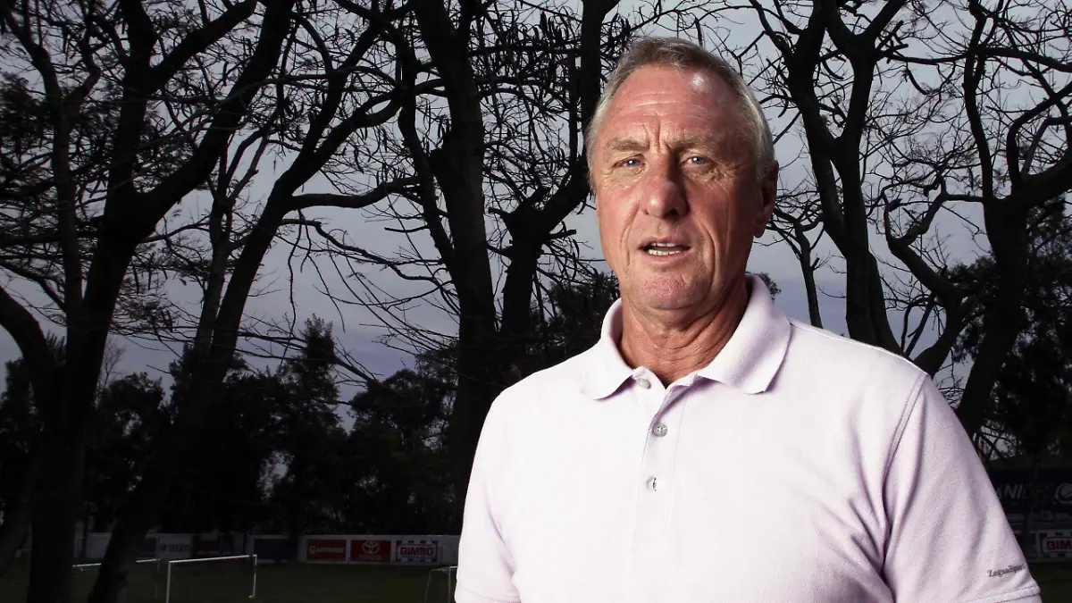 SOCCER CHIVAS CRUYFF