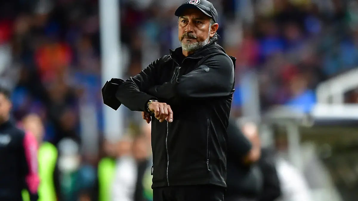 Raul Gutiérrez fue cesado de Cruz Azul