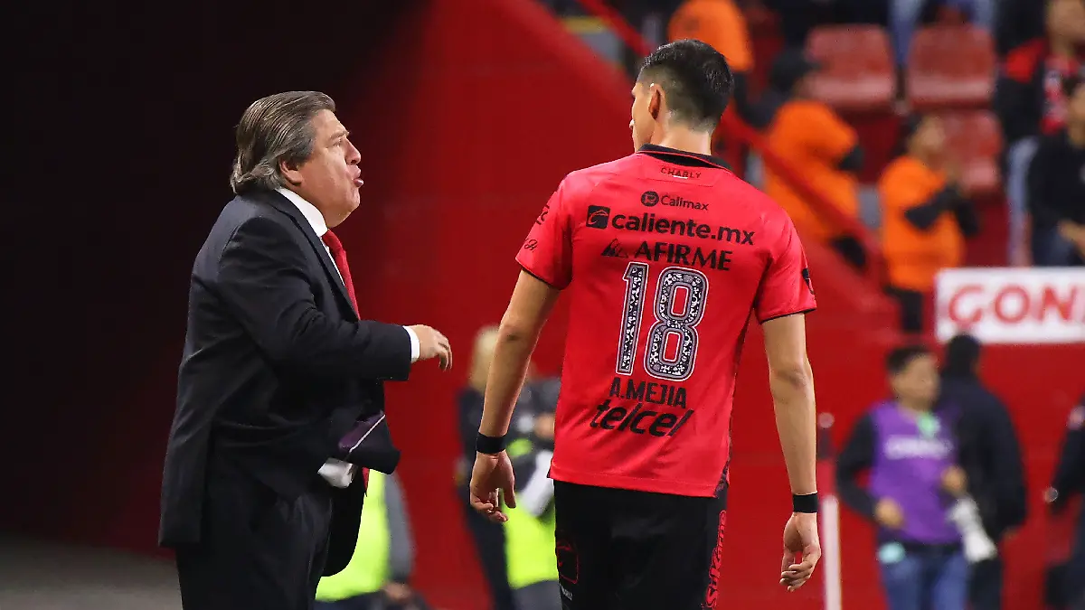 Los Xolos de Tijuana perdieron los tres puntos, algo que no le gusto a Miguel Herrera. Foto: Mexsport