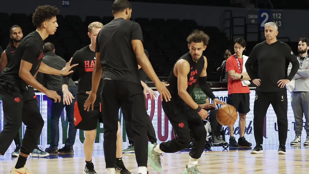 Trae Young espera que su equipos e lleve la victoria en la Arena Ciudad de México