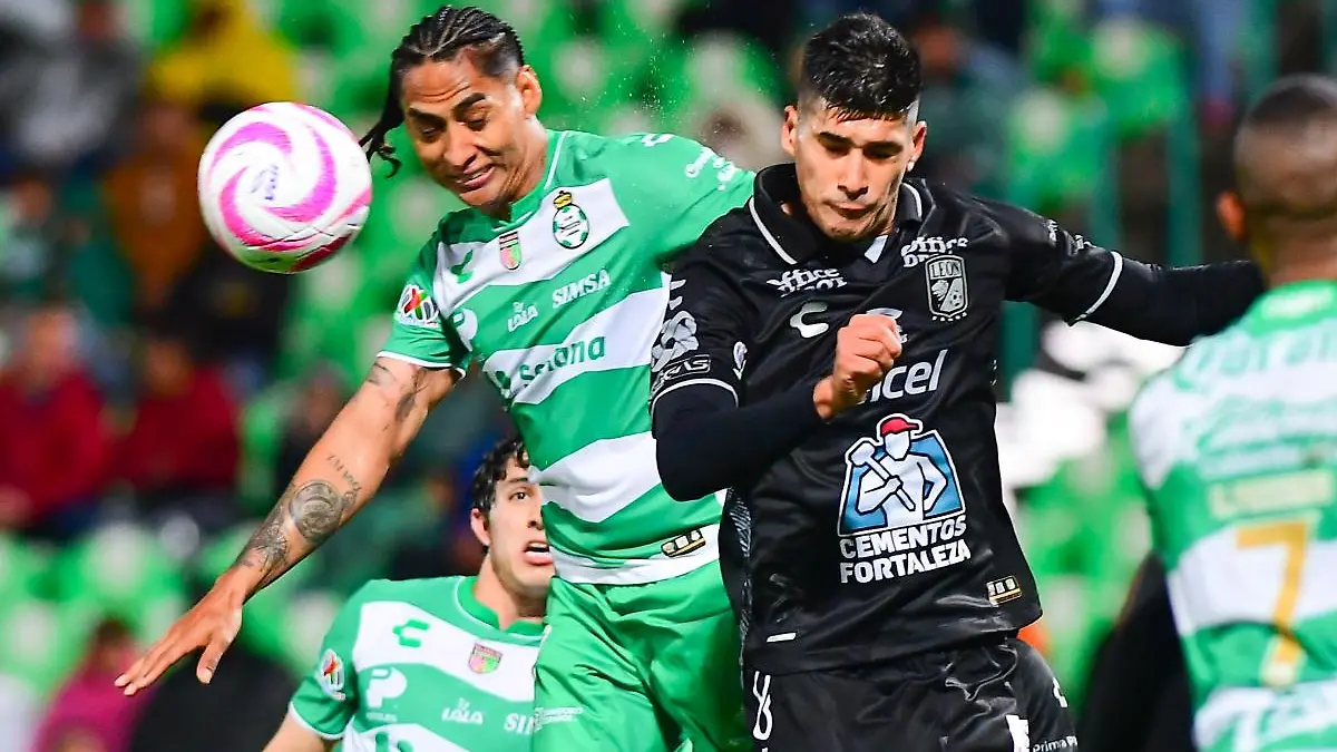 León y Santos buscan avanzar a cuartos de final. FOTO: Mexsport