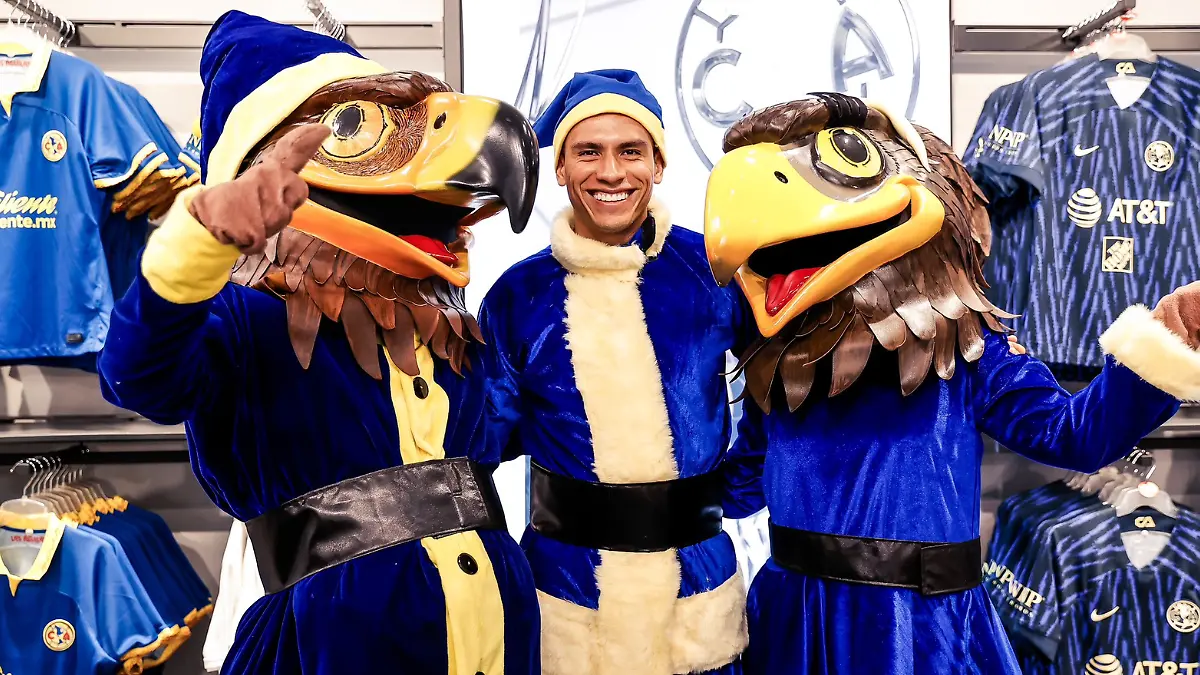 Luis Ángel Malagón posó junto a las Águilas para la foto del recuerdo Foto @Club América