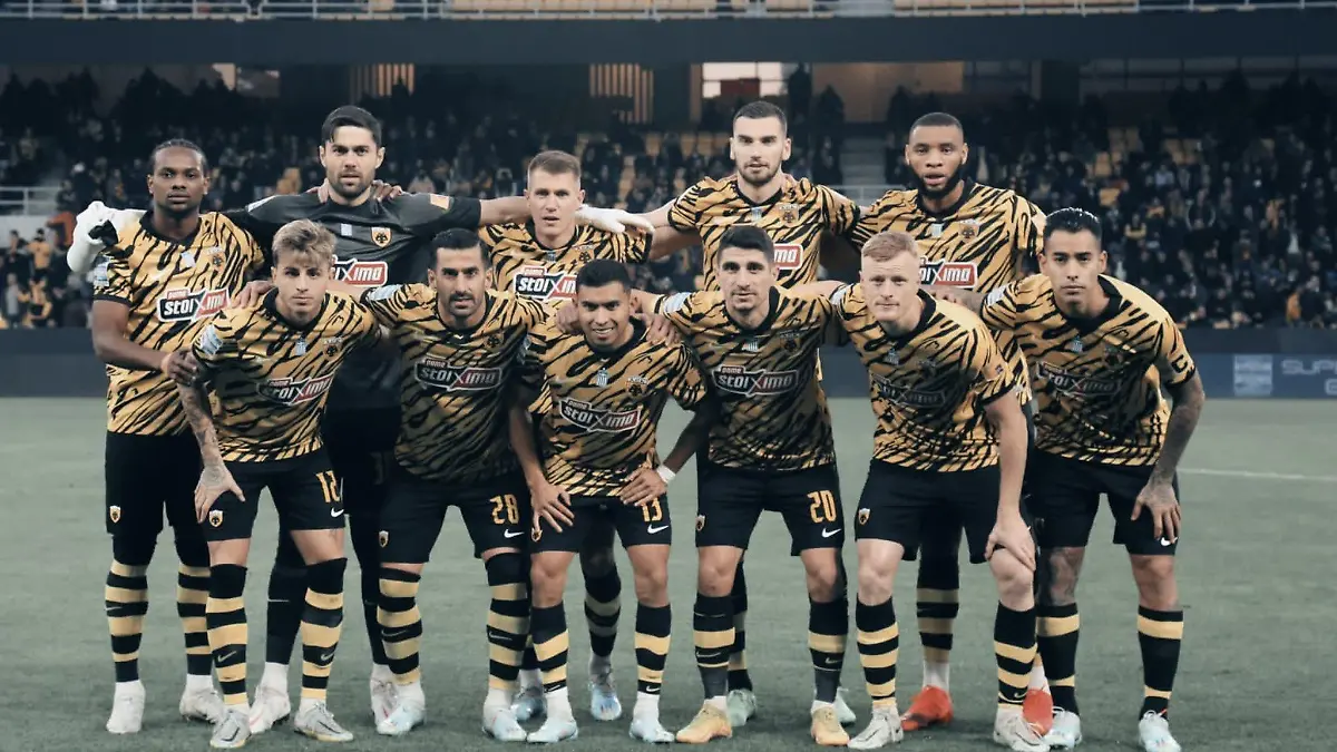 El AEK logró la victoria y recortó distancias sobre su clásico rival / Foto: @orbelin90