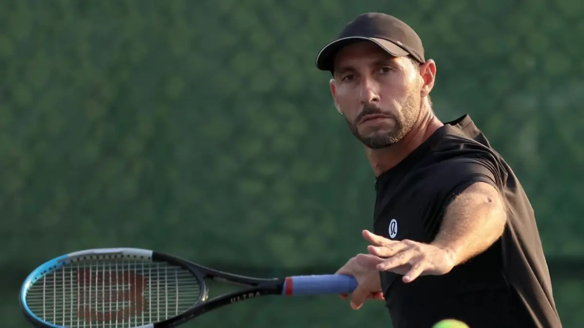 Santy González avanzó en Wimbledon. FOTO: @gonzalezsanty