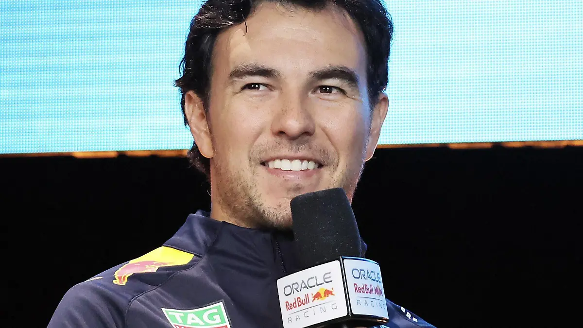 Checo Pérez no siente presión por la llegada de Ricciardo como tercer piloto de Red Bull. | Foto: Cortesía @RedBullRacing