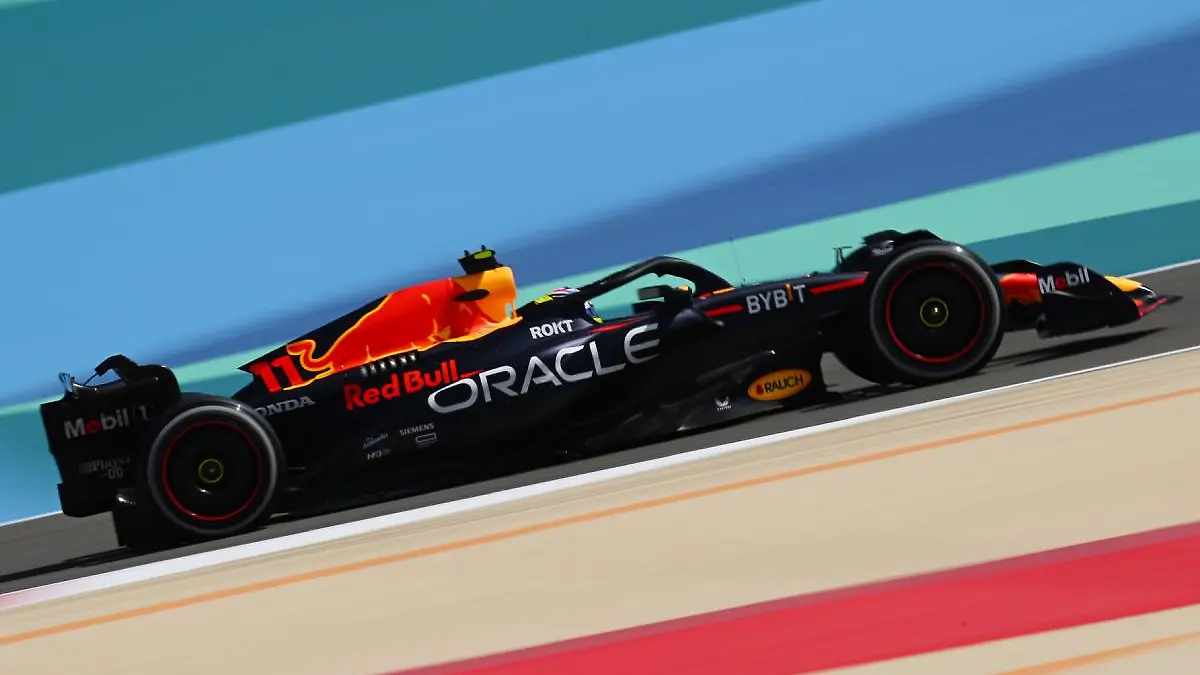 ¡Checo Pérez se estrenó en Bahréin! Este fue el resultado de su primer test con el RB19. | Foto: Cortesía