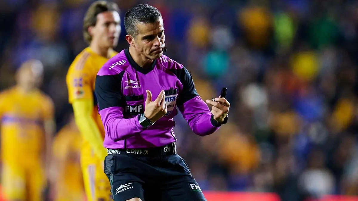 Fernando Hernández suspendido 12 partidos tras agredir a Lucas Romero. | Foto: MEXSPORT
