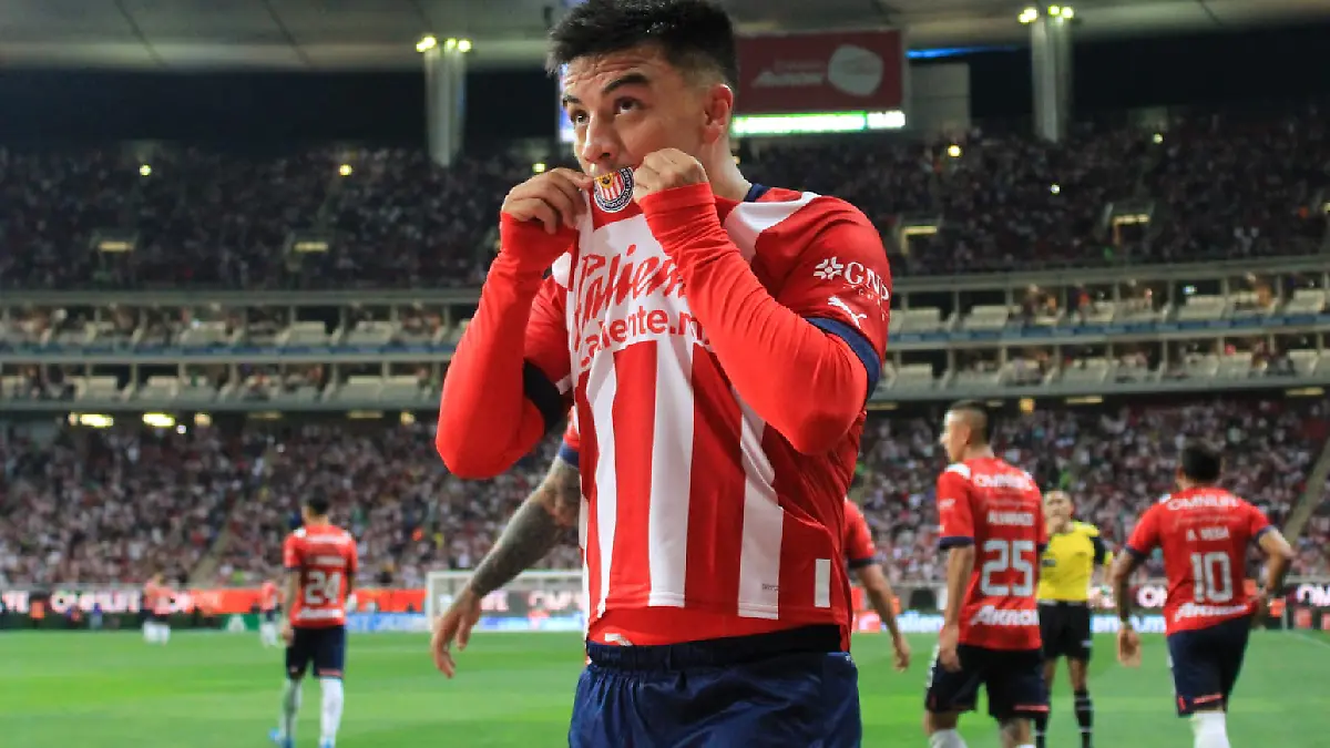 Fernando Beltran fue uno de los mejores jugadores de Chivas ante Mazatlan   Foto  David Tamayo