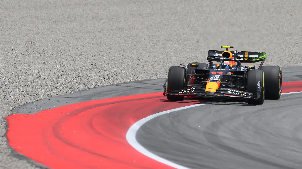 Checo Pérez fue cuarto en la segunda practica libre en GP España. Foto: Afp