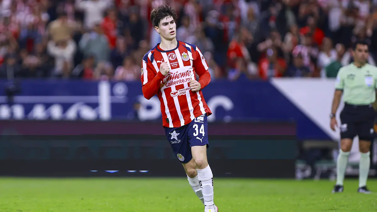 Chivas sólo tiene tres delanteros para el Clausura 2026   Foto  Mexsport