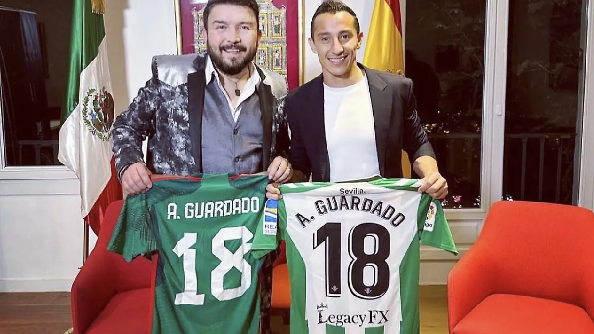 Andrés Guardado y Poncho Lizárraga. Foto: @AGuardado