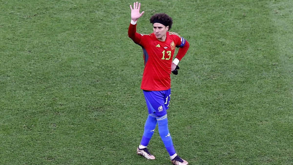 Ochoa y los demás veteranos el Tri deben irse, cree Luis García