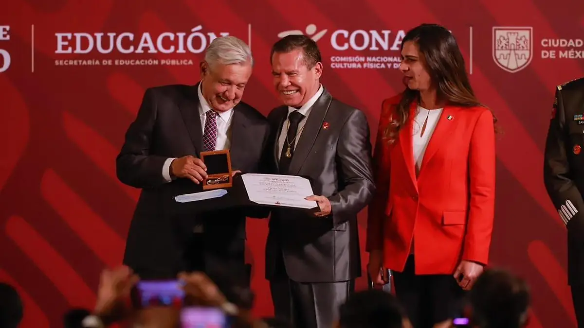 AMLO entrega el Premio Nacional de Deporte