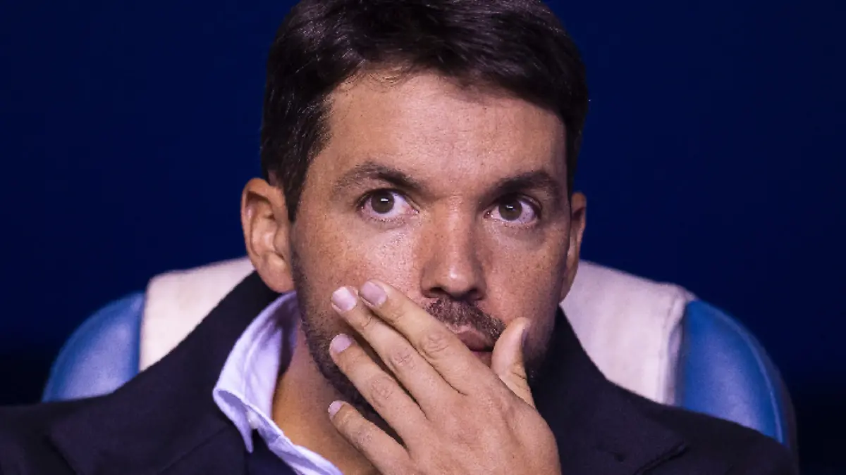 Larcamón se deslindó de la publicación del CM