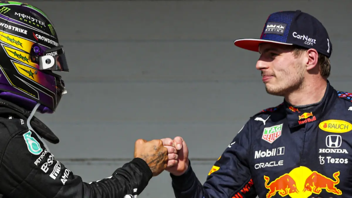 Max y Lewis pelean por el campeonato