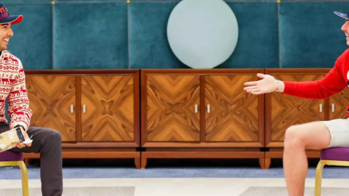 Max Verstappen hace divertida broma a Checo Pérez