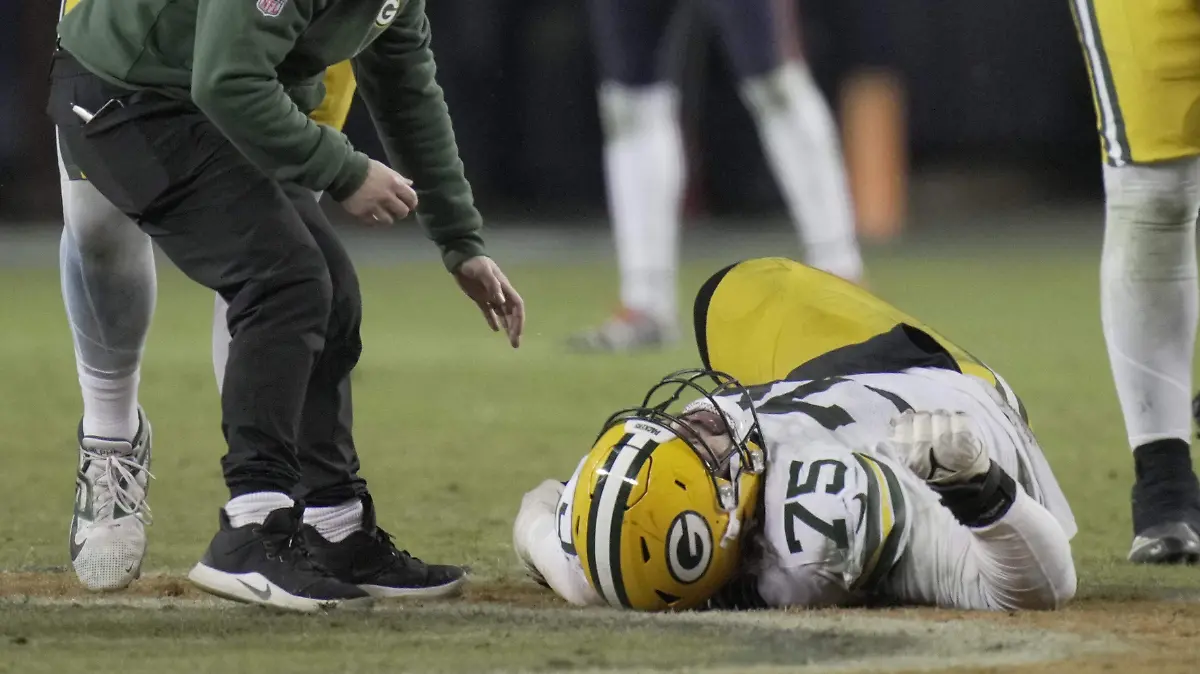 2026-01-11T065113Z_596078219_MT1USATODAY27983008_RTRMADP_3_NFL-NFC-WILD-CARD-ROUND-GREEN-BAY-PACKERS-AT-CHICAGO-BEARS