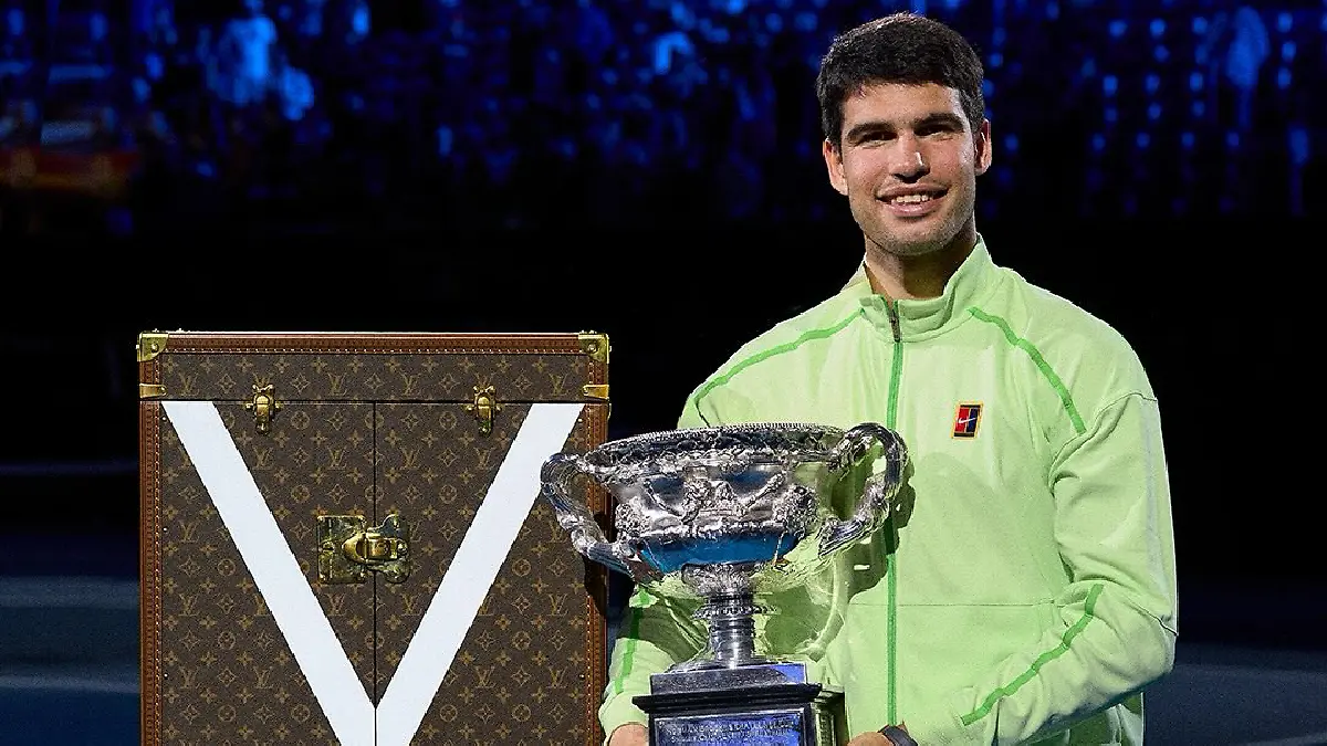 ¿Cuánto vale el baúl Louis Vuitton en el que transportaron el título del Australian Open_