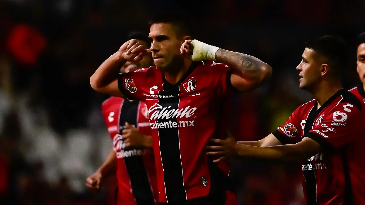 Opciones de Atlas para suplir salida de Uros Durdevic