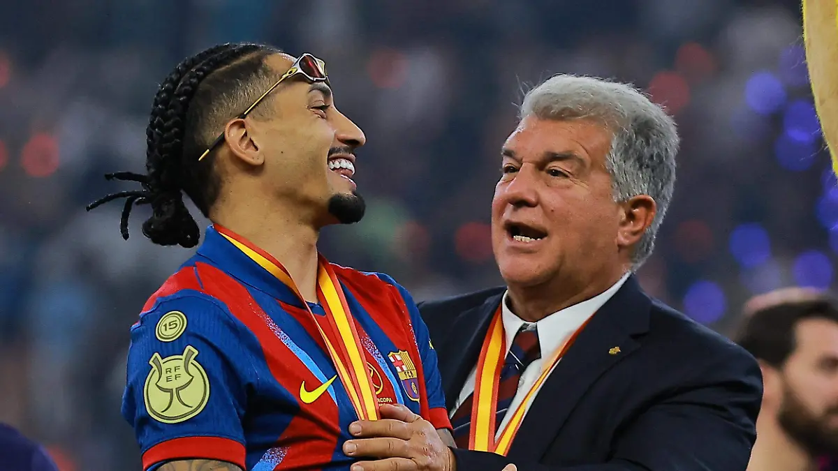 2026-01-11T212856Z_87901722_UP1EM1B1NO7L9_RTRMADP_3_SOCCER-SPAIN-BAR-RMA