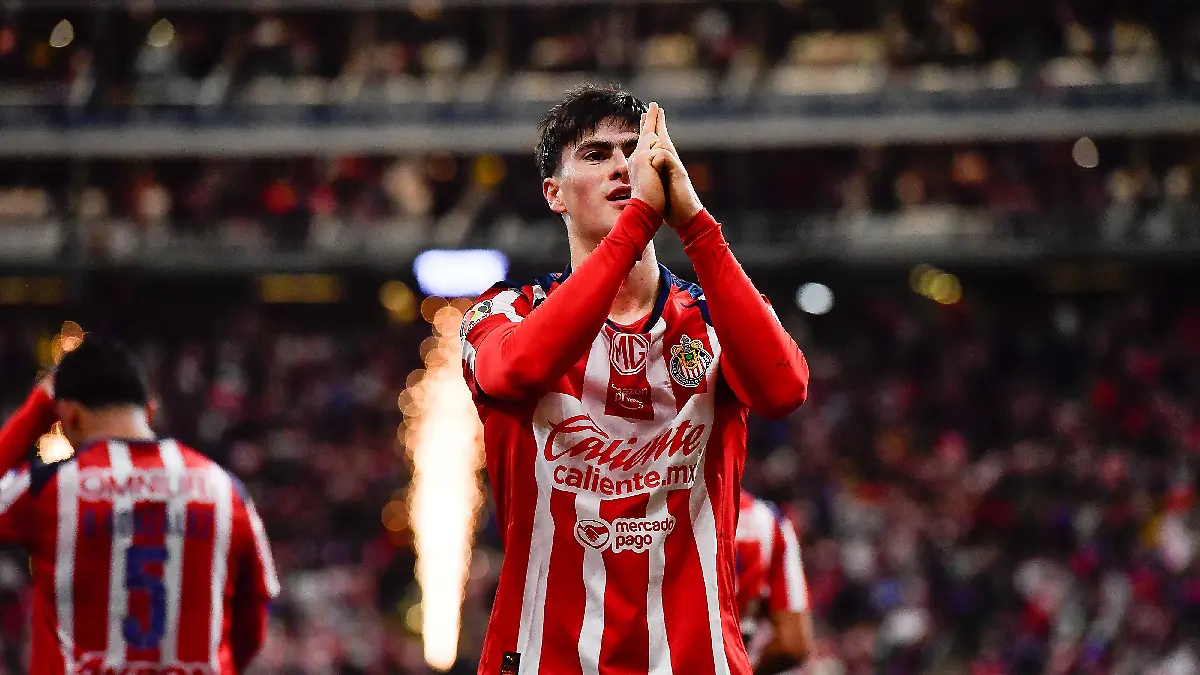Armando González con Chivas