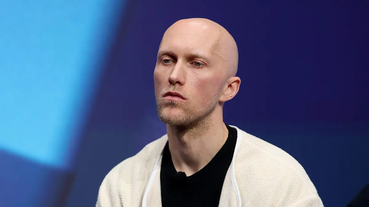 2026-02-13T214338Z_565418385_UP1EM2D1OCOTO_RTRMADP_3_OLYMPICS-2026-FIGURESKATING