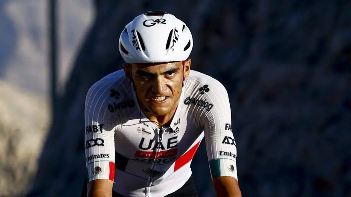 That’s pure aggression on the climb 😈🇲🇽🥈 @isaac_deltoro_romero1 powers to second place on th