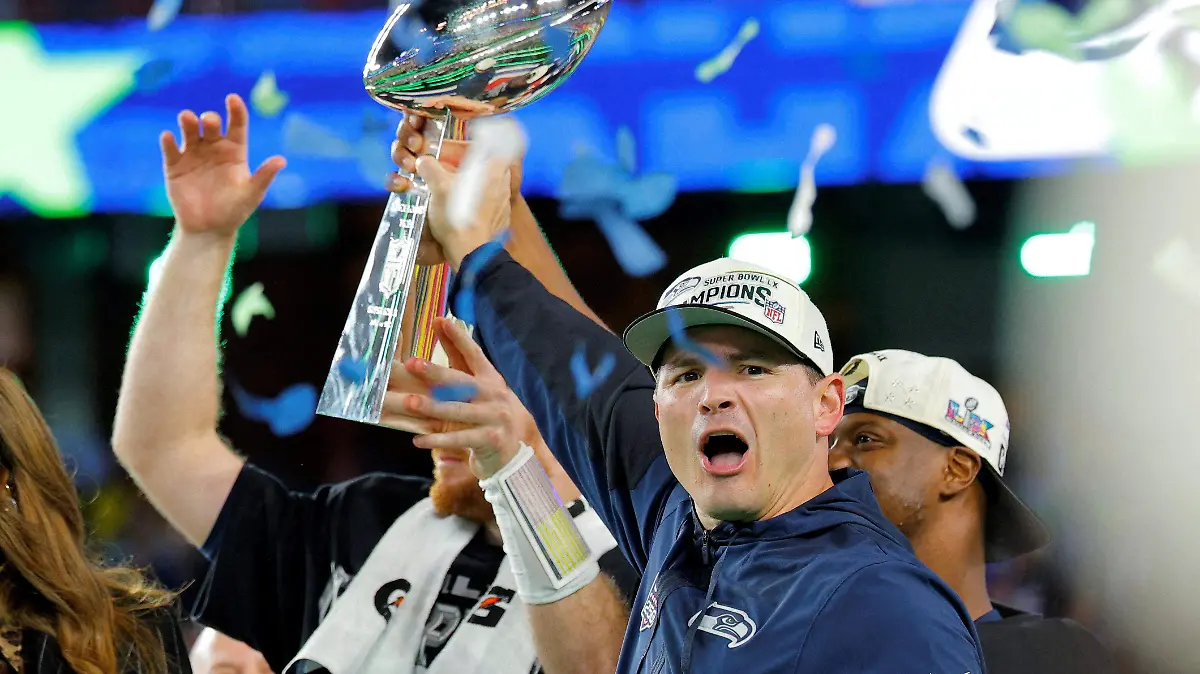 2026-02-09T043655Z_1773496277_UP1EM290BR9FI_RTRMADP_3_FOOTBALL-NFL-SUPERBOWL