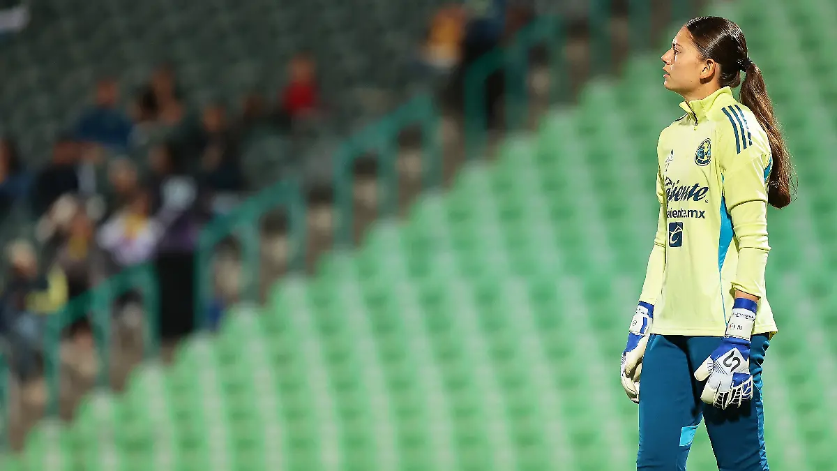Itzel Velasco no iría de titular en el Clásico Nacional Femenil