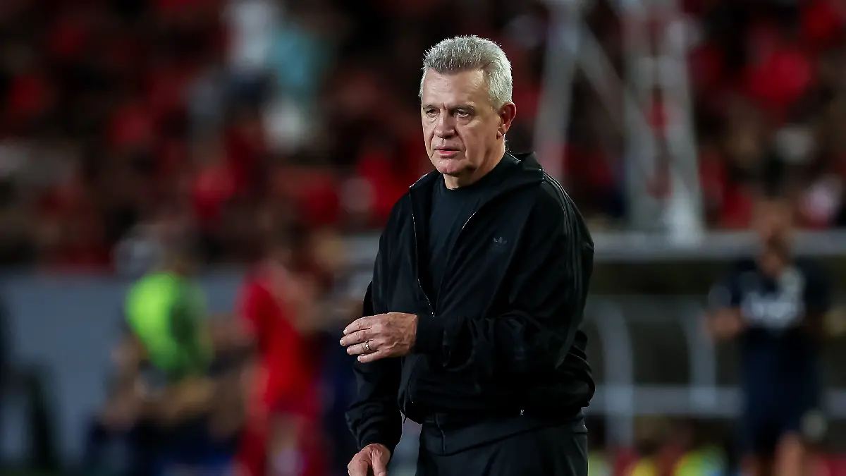Javier Aguirre suma a dos nuevos futbolistas a sus convocatorias