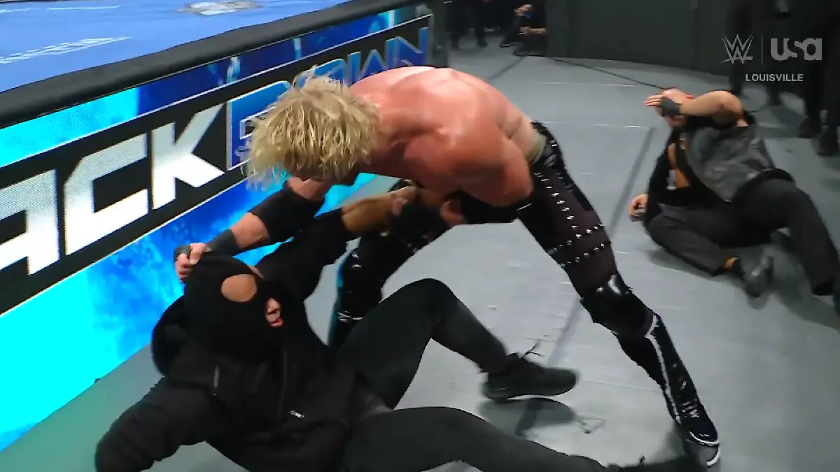 Revelan identidad de enmascarado en samckDown