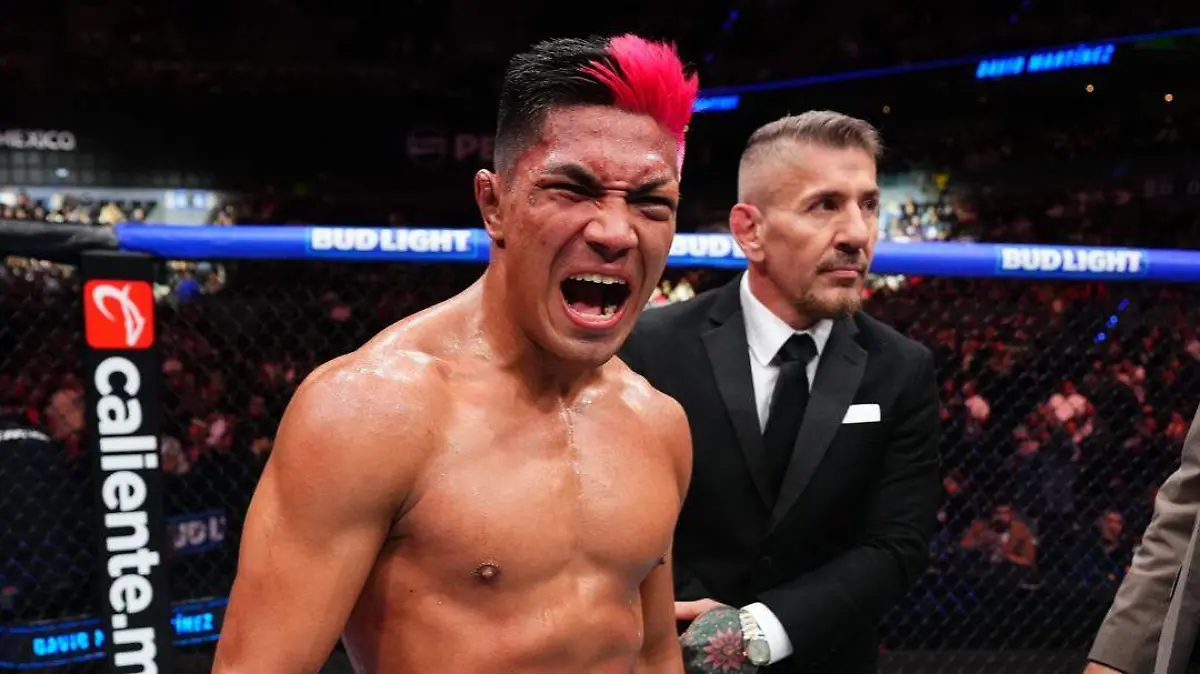 THE DOCTOR IS IN @BlackSpartan_Official earns the UD victory at #UFCMexico![ LIVE on @ParamountP