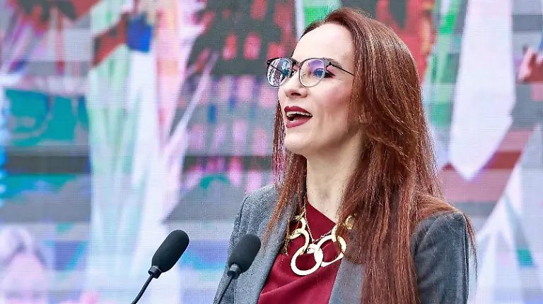 101125 LG Gabriela Cuevas 3 (1)